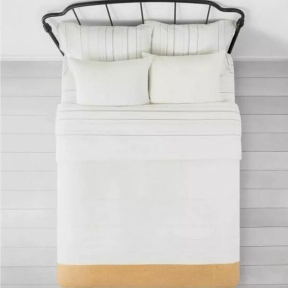Hearth & Hand comforter set - Picture 2 of 6